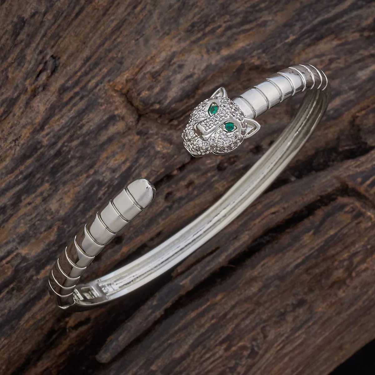 Zircon Kada 176059